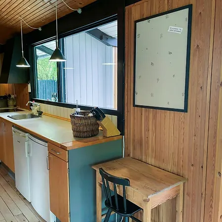 Sommerhusidyl Med Have Og Udestue Naer Kysten Gilleleje