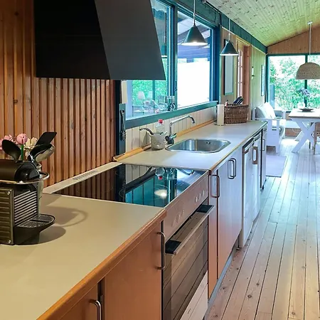 Sommerhusidyl Med Have Og Udestue Naer Kysten Gilleleje