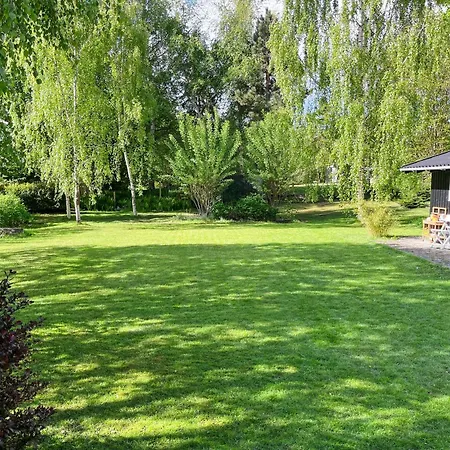 Sommerhusidyl Med Have Og Udestue Naer Kysten *